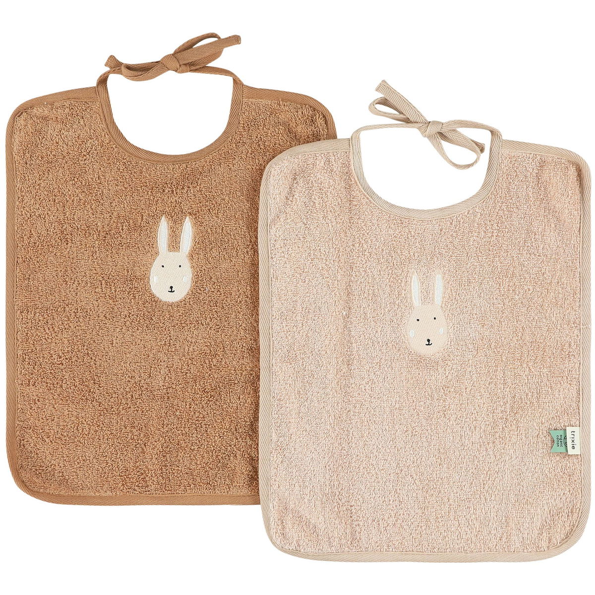 Zwei Frottee-Baby-Lätzchen, eines in Braun und eines in Beige, jeweils mit einem Hasenmotiv verziert