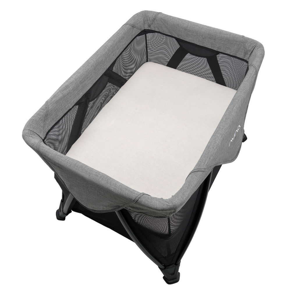 nuna SENA Aire travel cot Lightweight, safe and comfortable