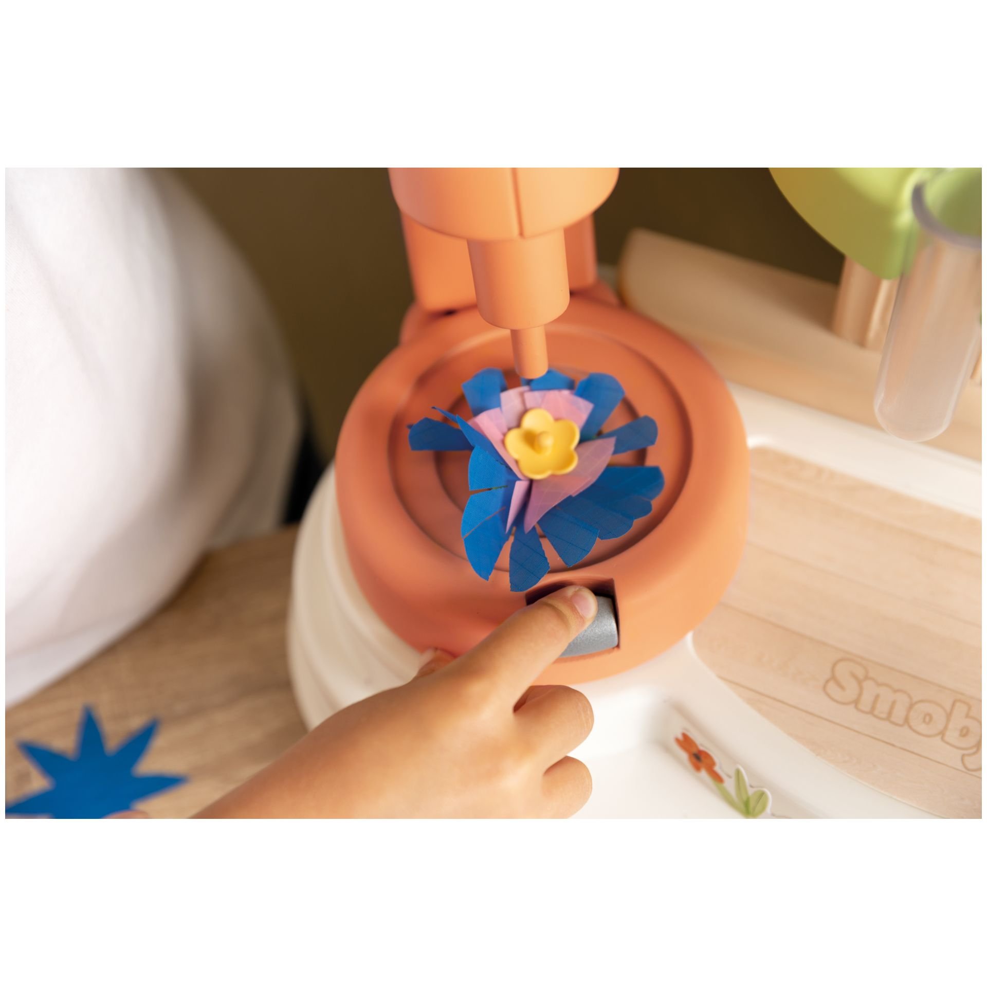 Tasty TINIES - Verjaardagscadeauset - Creatieve bakset voor kinderen vanaf 6 jaar - 4 taartbereidingen glazuur decoraties accessoires - koken in de magnetron