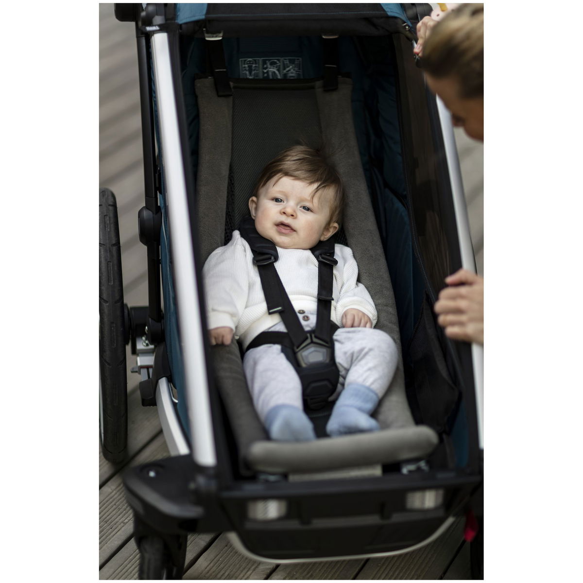 Stroller Thule Baby Sling Chariot Thule Chariot Infant Sling Gray