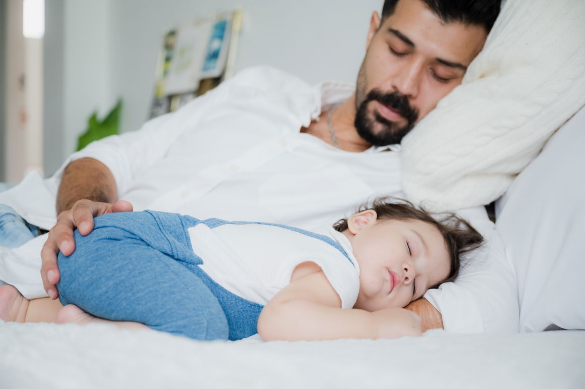 Sleeping Blog Co-Sleeping: Safe Sleeping with Baby in Your Bed