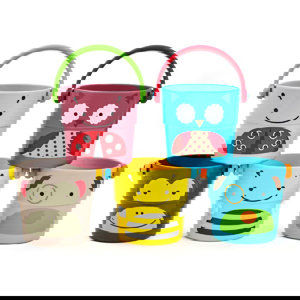 Sechs farbige Kunststoff-Eimer mit verschiedenen Tiermotiven