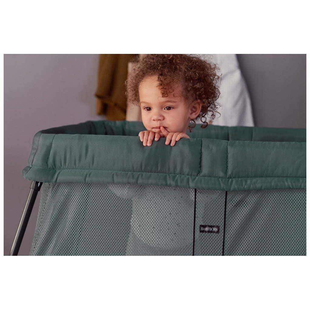 BabyBjörn Travel cot Light Mesh Light and safe travel cot for babies