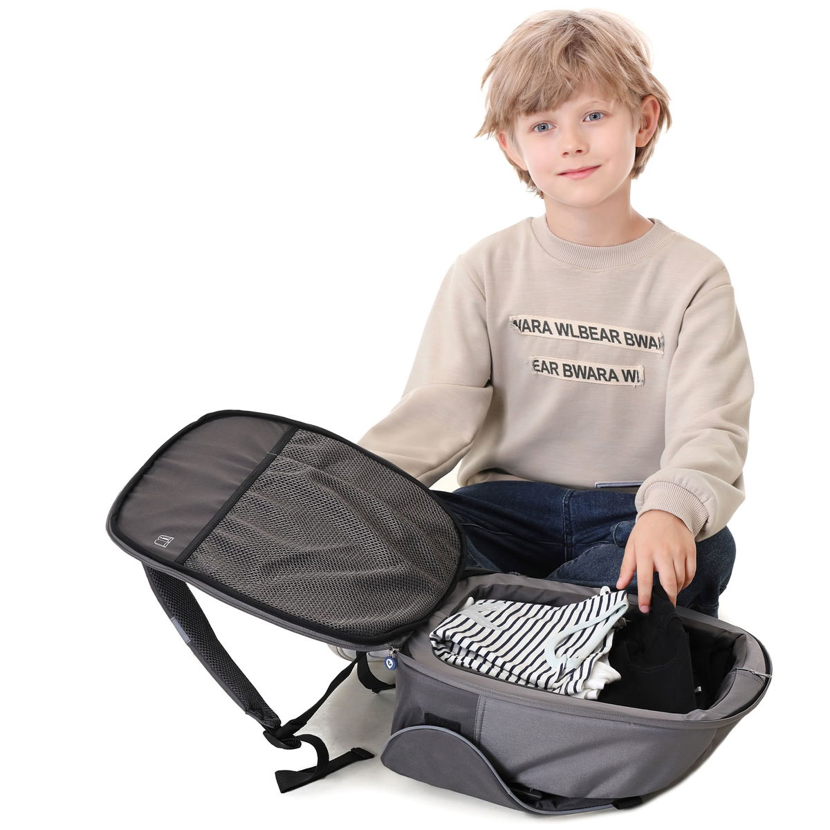 Trunki BoostApak Seggiolino di Sicurezza per Auto - Seggiolino di Sicurezza con Schienale Alto Certificato R129 per Bambini 126–150cm, Pieghevole, Zaino da Viaggio Portatile - Grigio Grafite Trunki BoostApak Seggiolino di Sicurezza per Auto - Seggiolino di Sicurezza con Schienale Alto Certificato R129 per Bambini 126–150cm, Pieghevole, Zaino da Viaggio Portatile - Grigio Grafite