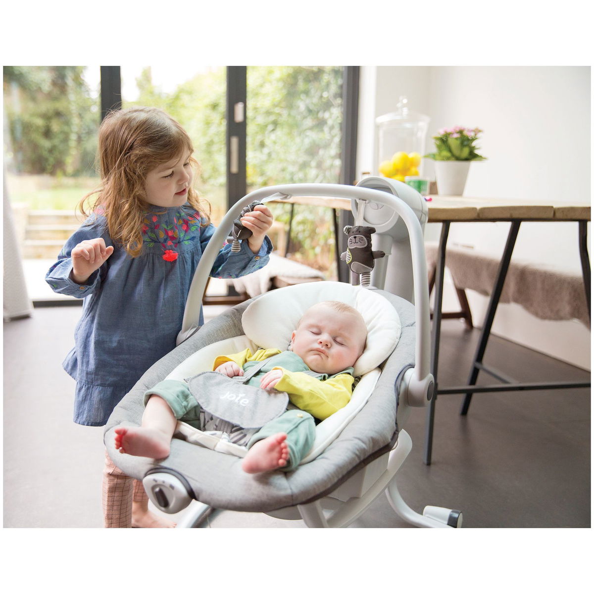 Joie Babywippe Serina 2in1 jetzt kaufen bei 4mybaby Joie Babywippe Serina 2in1 jetzt kaufen bei 4mybaby