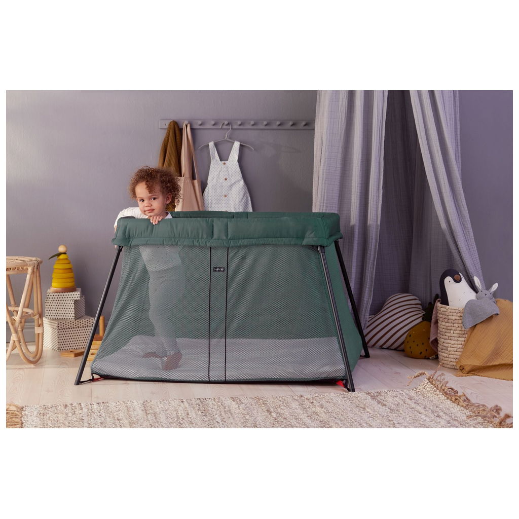 BabyBjörn Travel cot Light Mesh Light and safe travel cot for babies