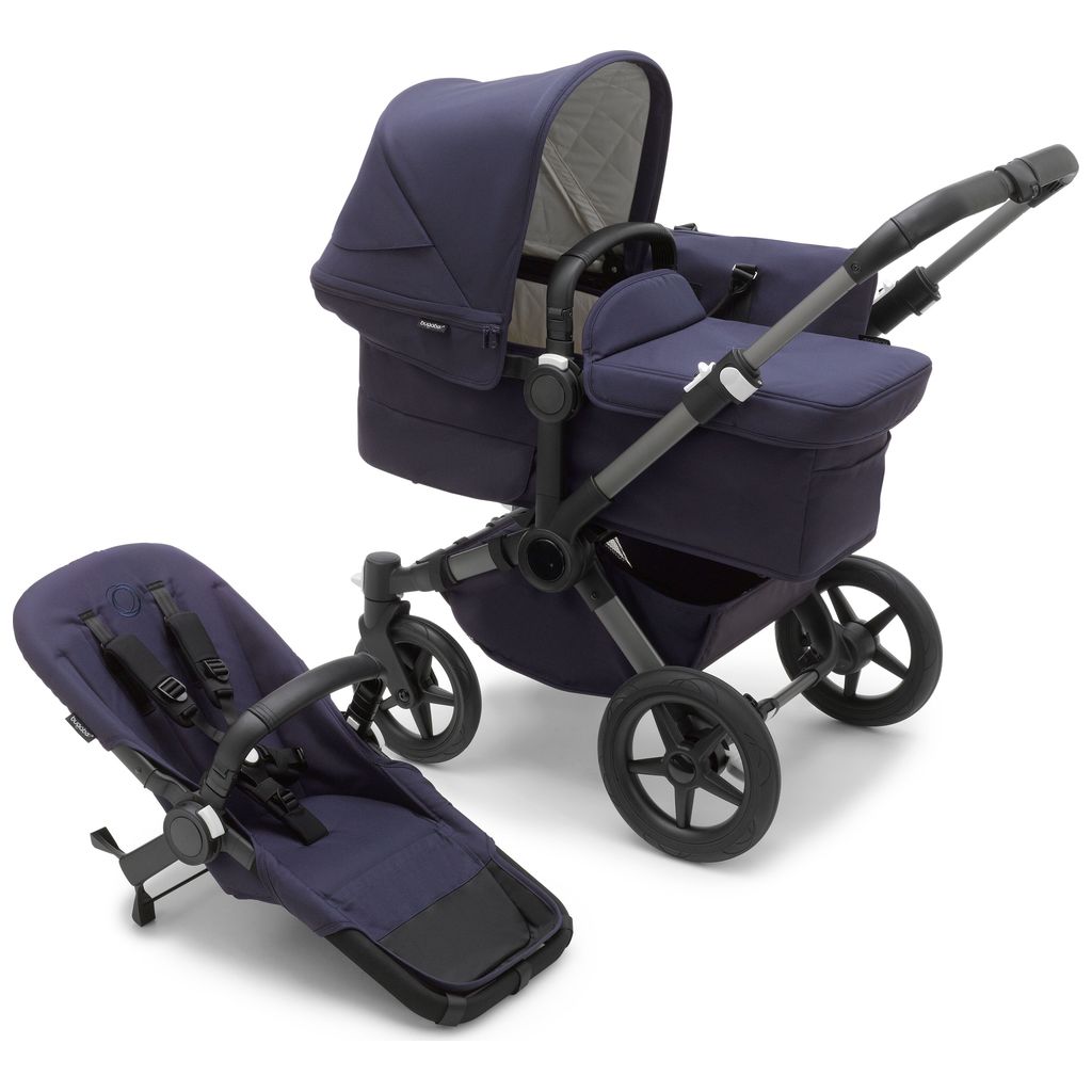 Dunkelblauer Kinderwagen mit separater Babywanne und Sportsi