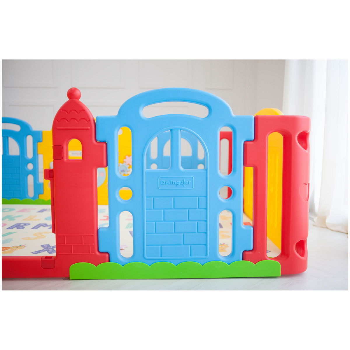 Dwinguler Playmat Dwinguler Large Kid's Castle Playpen Used