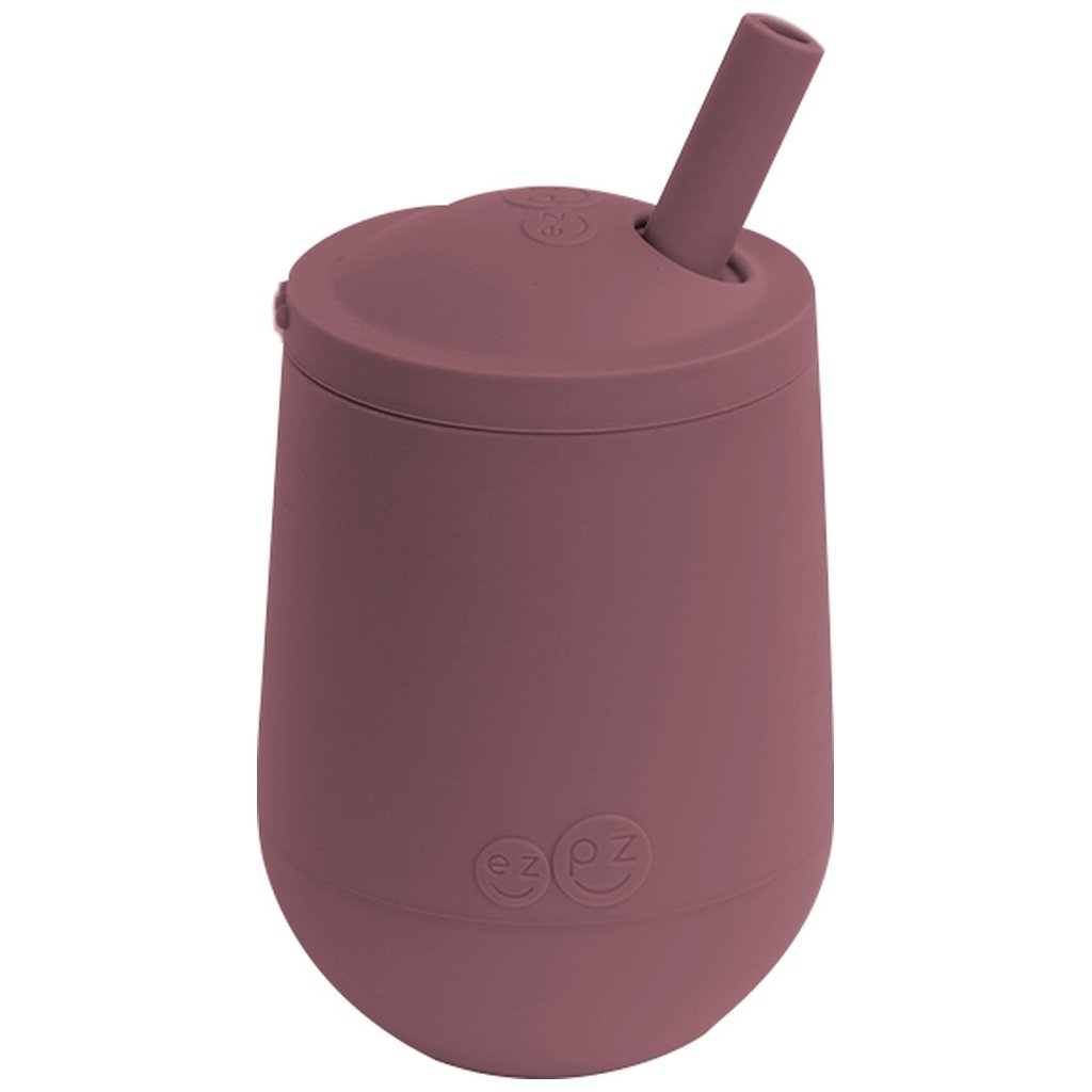 Praktischer Trinkbecher für unterwegs ezpz Mini Becher mit Strohhalm und Deckel