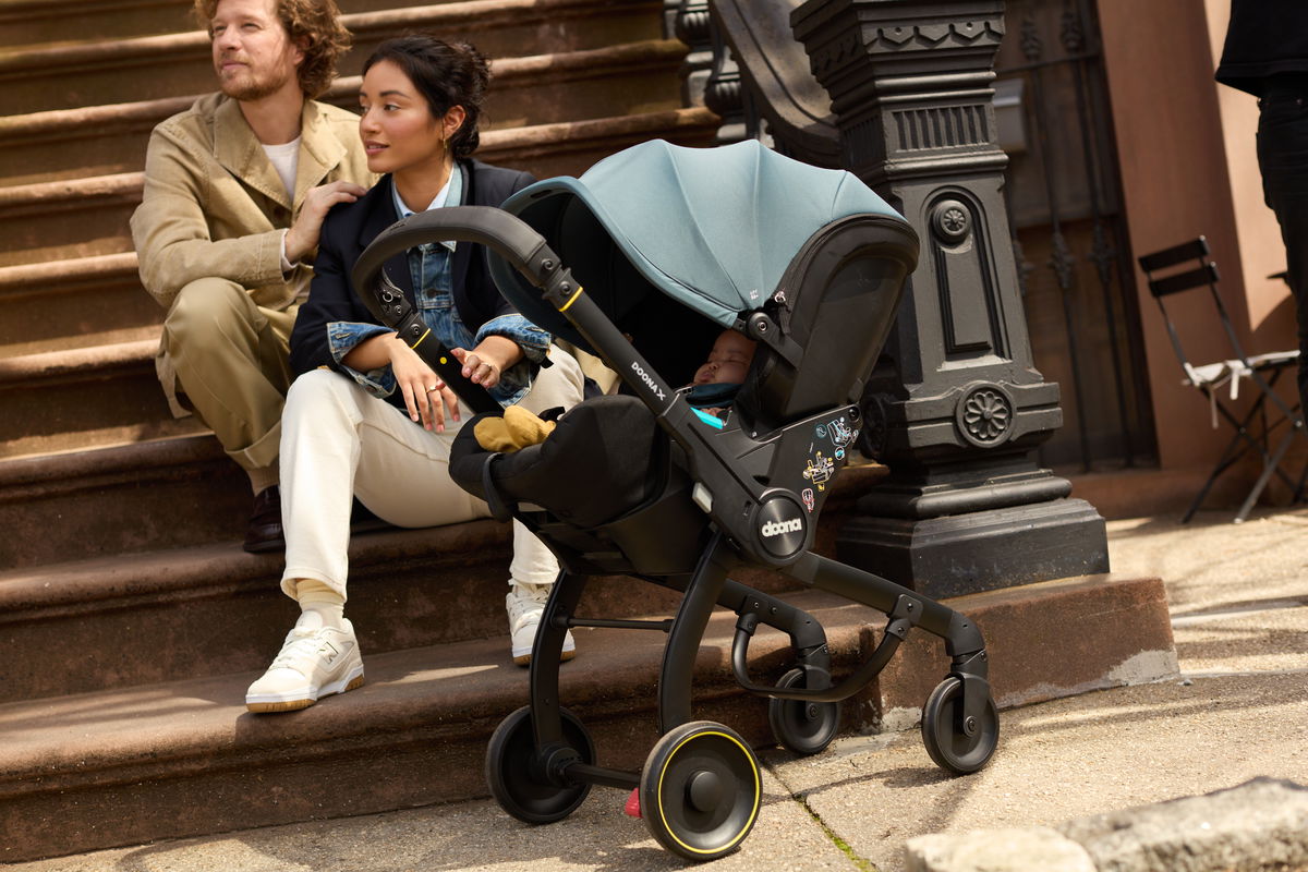 Doona X – Die Revolution für unterwegs: Babyschale & Kinderwagen in einem
